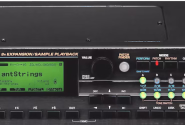 Roland XV-5080: vaizdas iš priekio